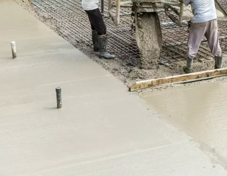 imgi_19_pouring-concrete-into-the-construction-of-the-house-builders-are-pouring-ready-mixed-concrete